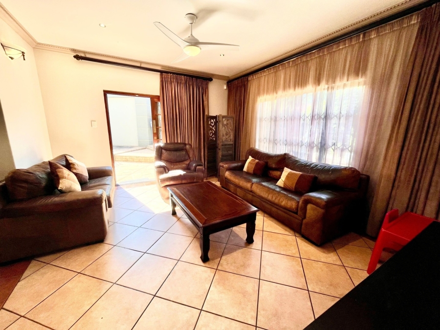 3 Bedroom Property for Sale in Safari Gardens North West